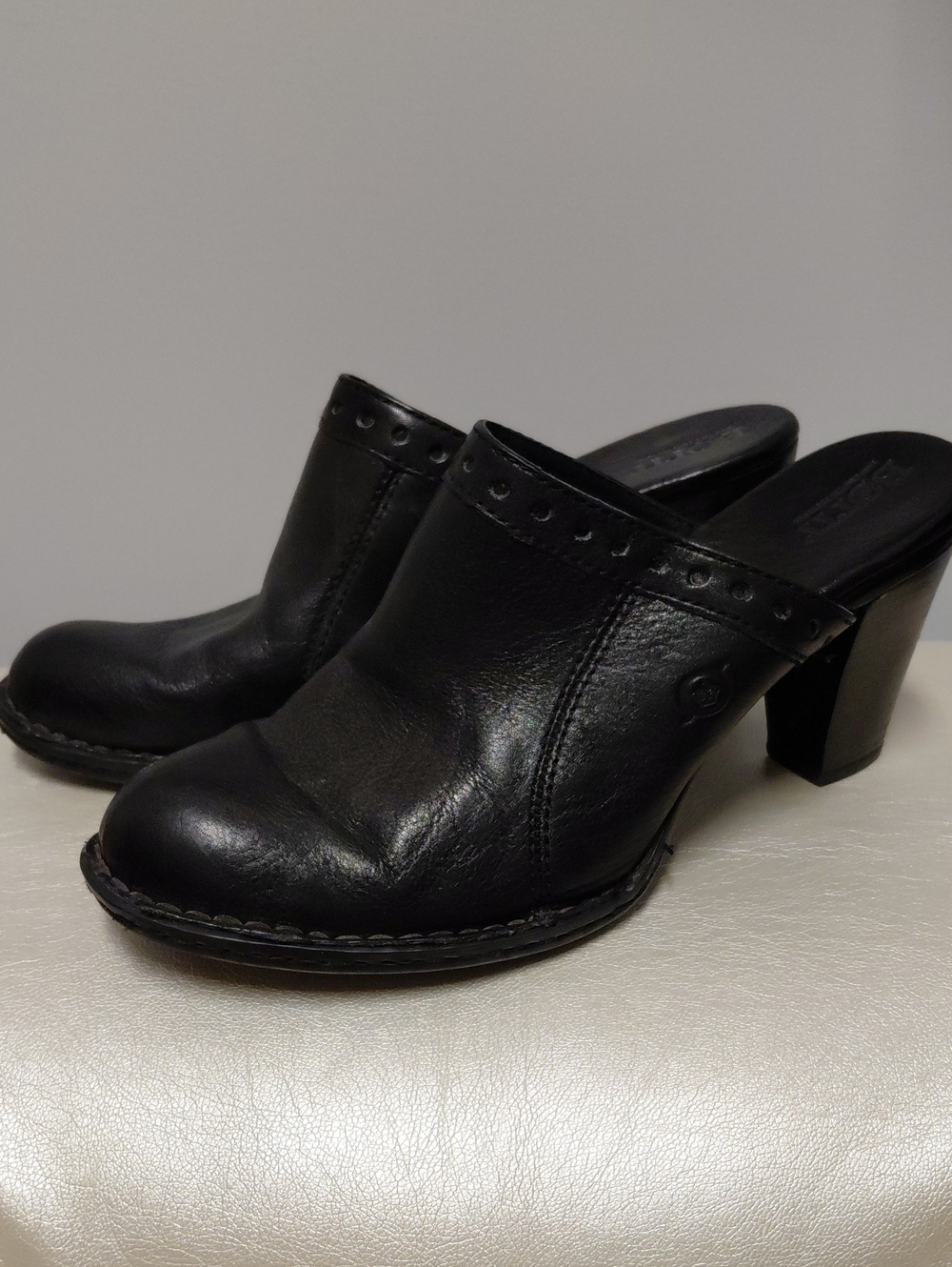 Born Women's Black Leather Heeled Clog Mule